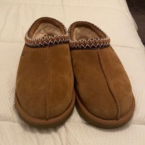 Chestnut brown Tasman Ugg Slippers, worn twice